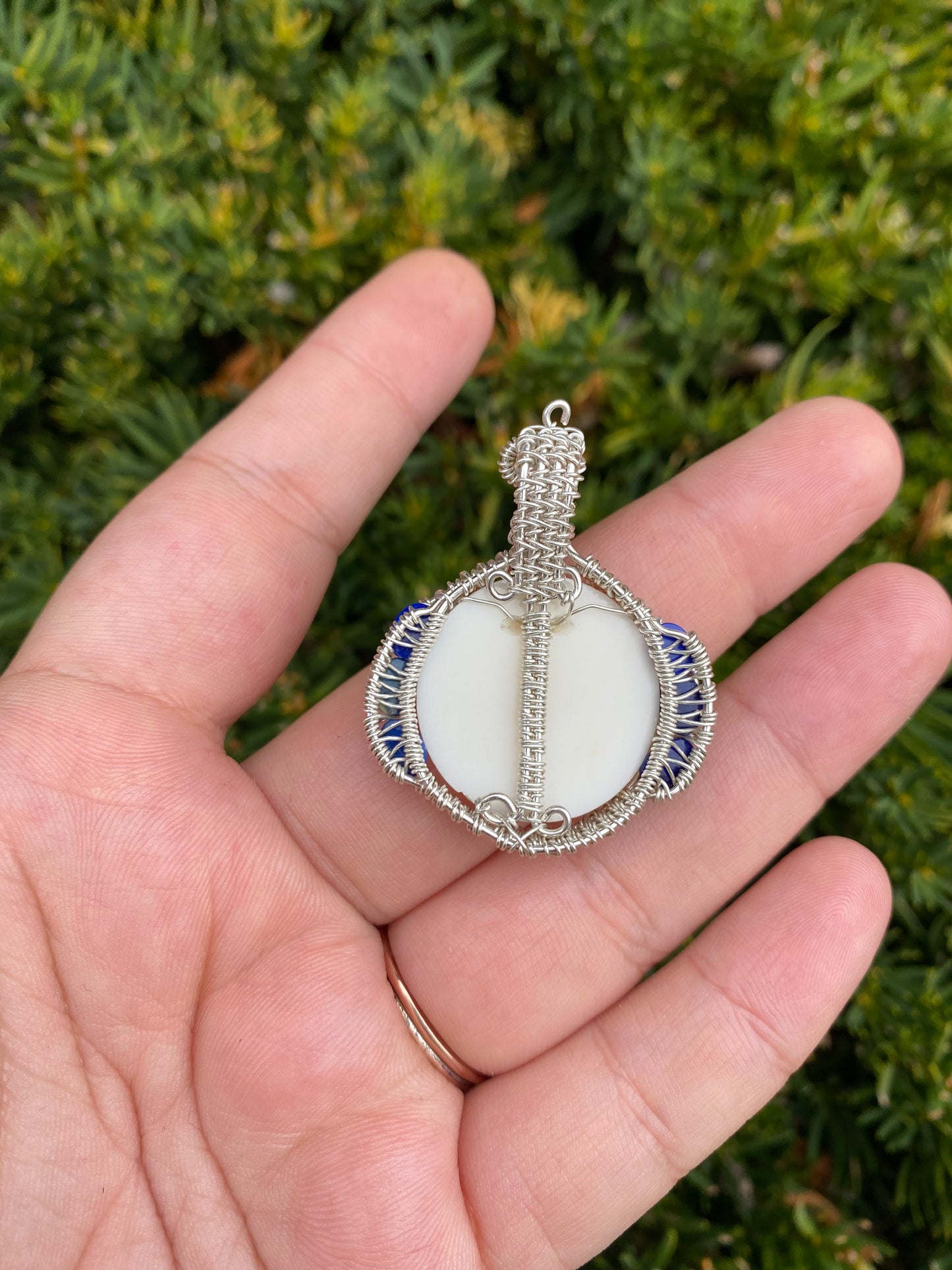 Wise Owl Lapis Lazuli Wire-Wrapped Pendant: Artistry in Harmony with Nature